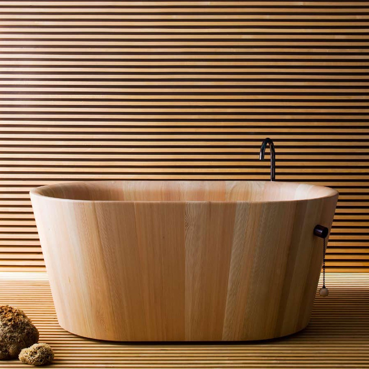 Ванна деревянная