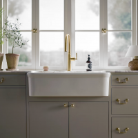 Audrine Kohler Farmhouse "фермерская" полувстраиваемая керамическая кухонная мойка